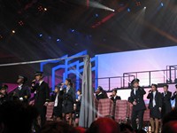 Les Enfoir?s 2012: Le Bal des Enfoir?s - Medley L'avion